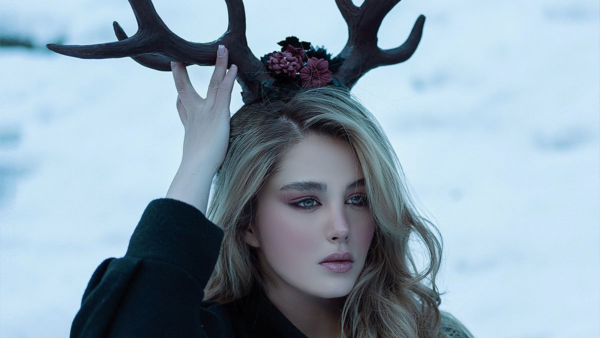 That woman comes from heaven look like angel