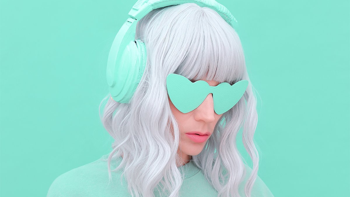 Green leaf glasses and headphones gibla